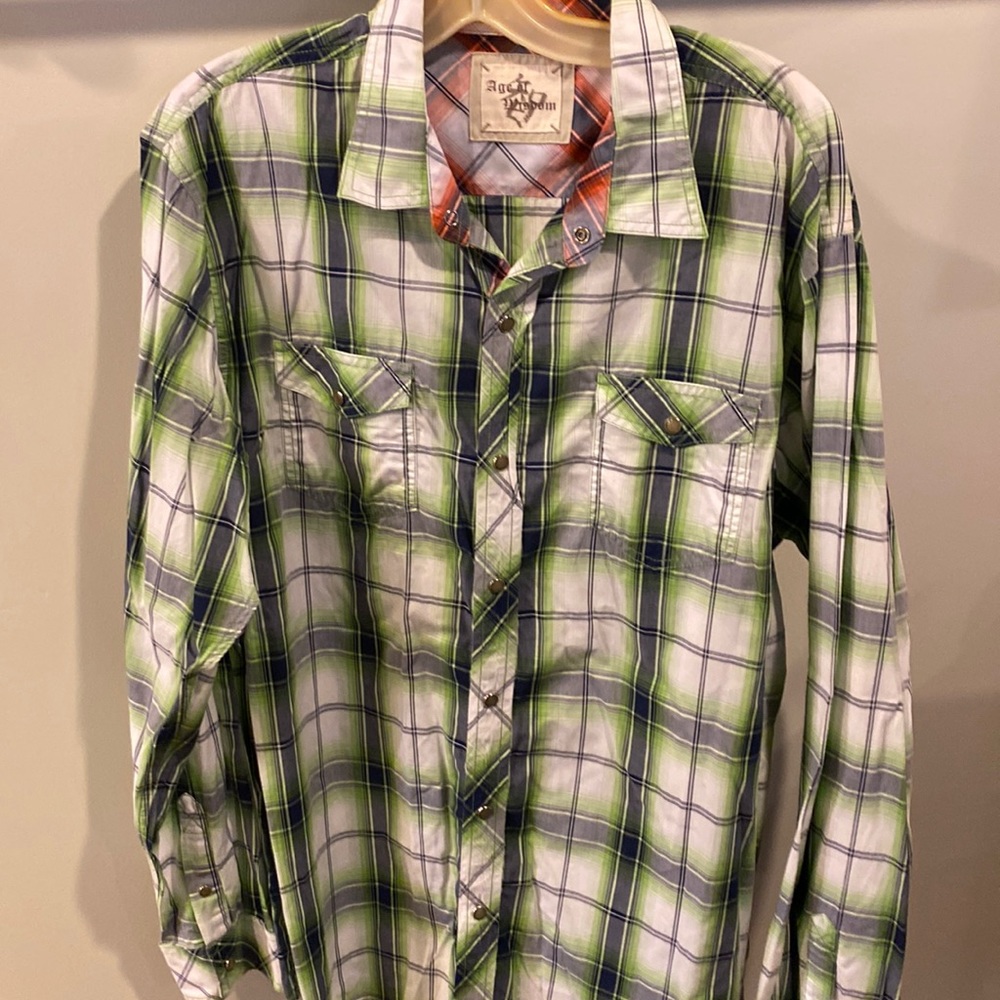 Mens Long Sleeved Button down Shirt